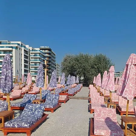 Tomis Sunrise شقة