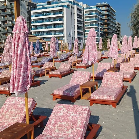 Tomis Sunrise شقة *